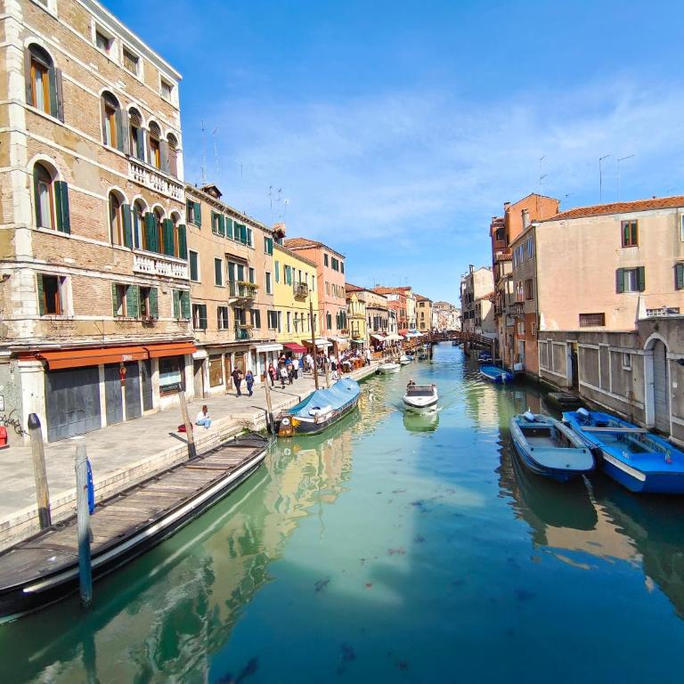 Ca' Sunshine Your Home in San Marcuola Venice - Two-Bedroom Apartment - 30