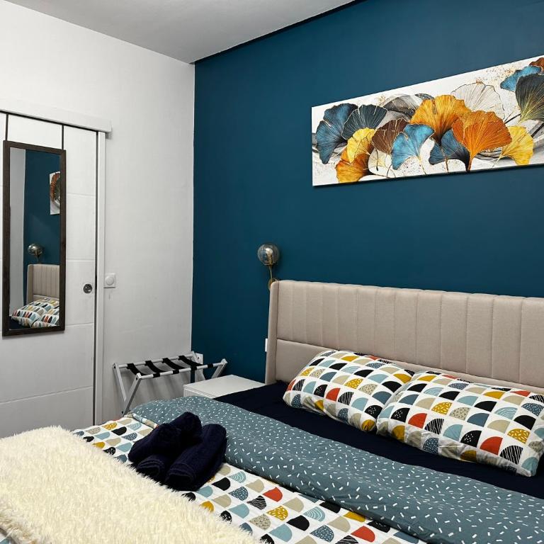Chic Renovated Home - Nice Libération - Entire 2BR 2BA Apartment or Private Rooms with Private Bathrooms - AC and Garage on request - Appartement 2 Chambres - 55