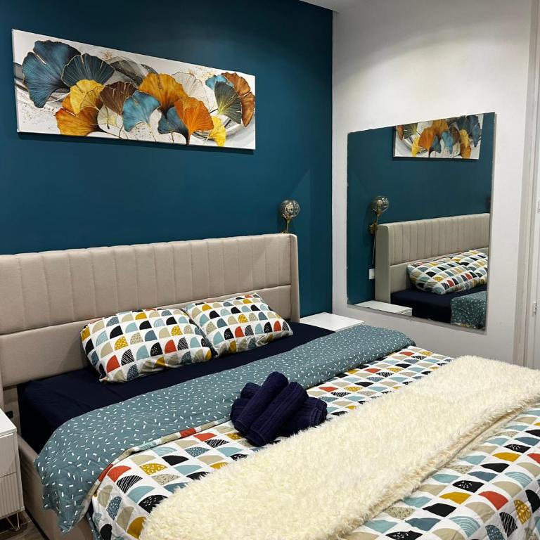 Chic Renovated Home - Nice Libération - Entire 2BR 2BA Apartment or Private Rooms with Private Bathrooms - AC and Garage on request - Appartement 2 Chambres - 4