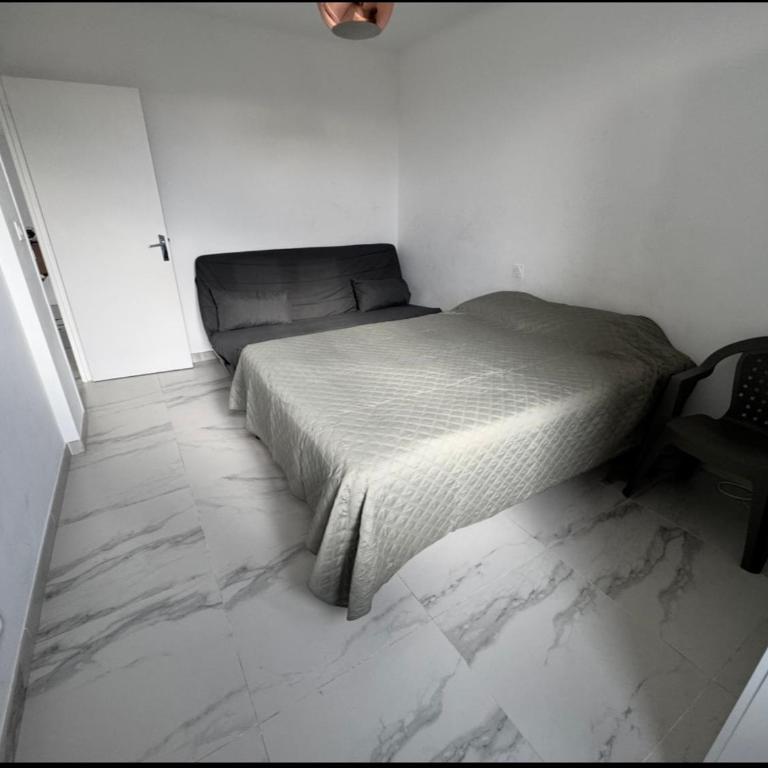Superbe T3 lumineux avec parking, proche centre et plage, 15 à 20 min à pied - Apartment mit 2 Schlafzimmern - 11