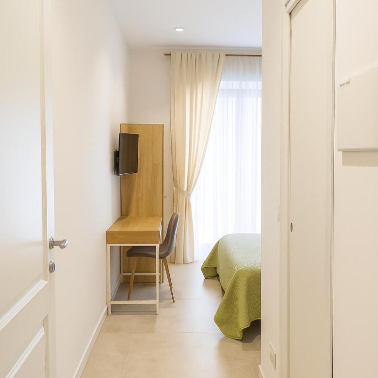 4 Seasons Roma Trastevere - Camera Matrimoniale con Balcone - 16