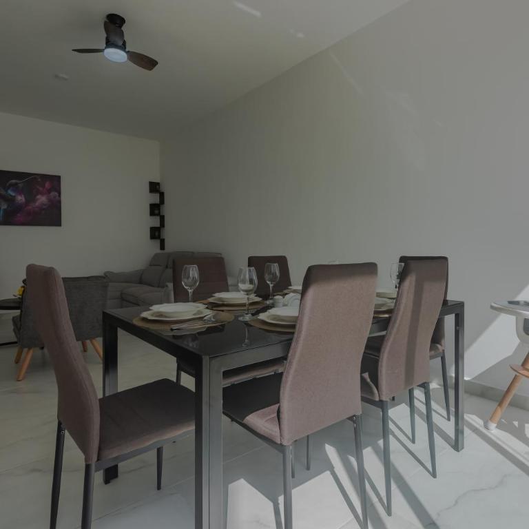 Malibu Residential 3BD Shalva - Apartamento de 3 dormitorios con balcón - 10