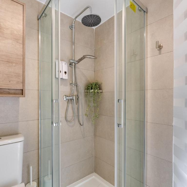 Modern Unit 5 mins walk to Historical - Apartamento Deluxe de 2 dormitorios con vistas al jardín - 16