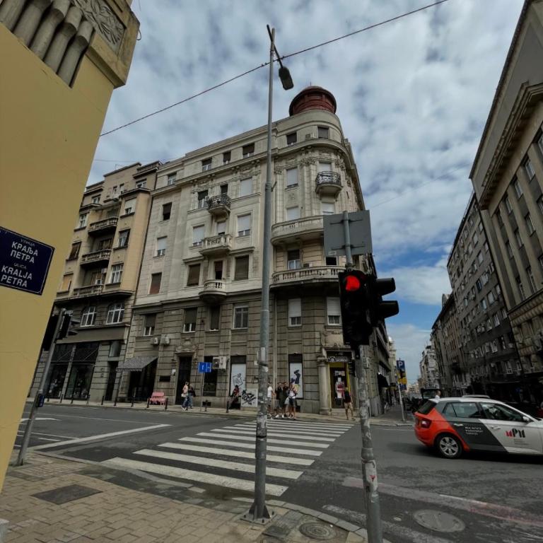 Old Town Two-Bedroom Gem with Rooftop Charm - Two-Bedroom Apartment - 14