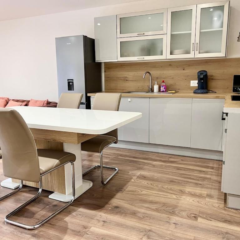 T3 centre-ville et terrasse - Appartement 2 Chambres - 14