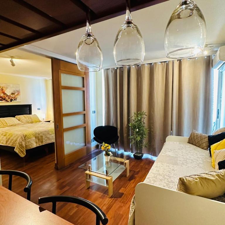Sector turístico tranquilo y familiar a pasos del metro Manuel Montt - Apartamento de 1 dormitorio - 5