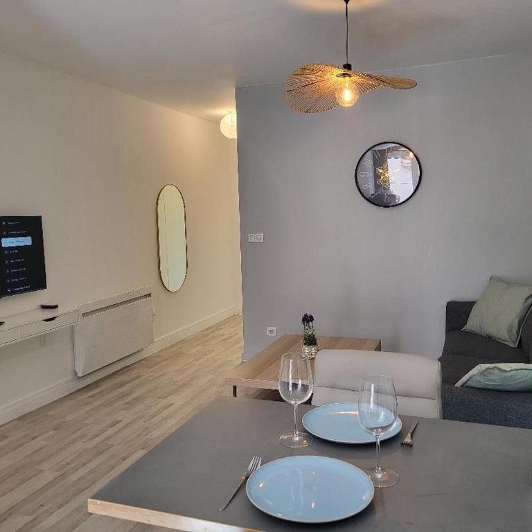 Rénové, calme, Parking gratuit - Appartement 1 Chambre - 5