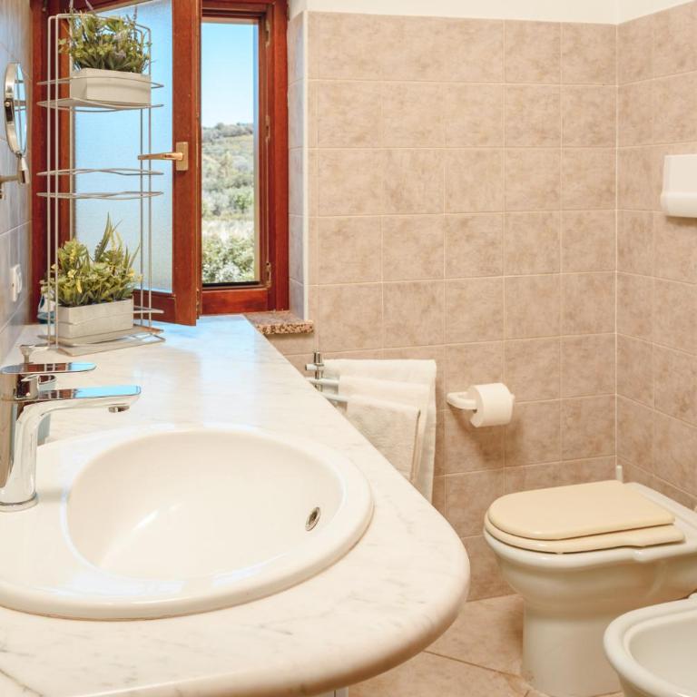 VILLETTA ESCLUSIVA CON GIARDINO, San Teodoro Paradiso Terrestre - Three-Bedroom House - 11