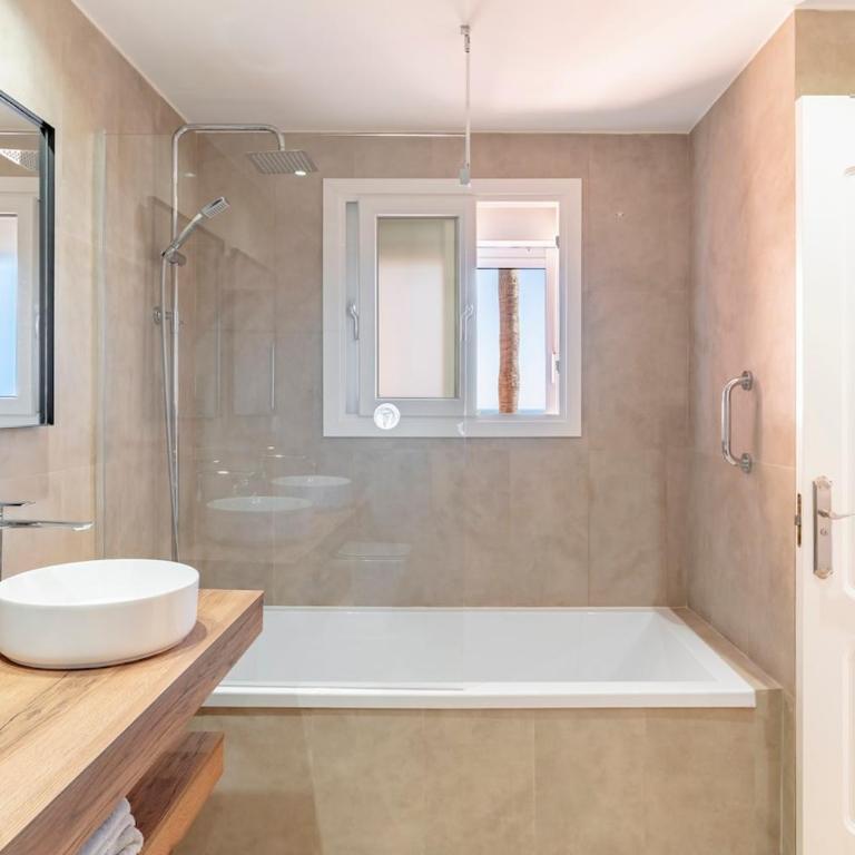 Beachfront 3BR Townhouse with pool in Estepona - Apartamento de 3 dormitorios - 2