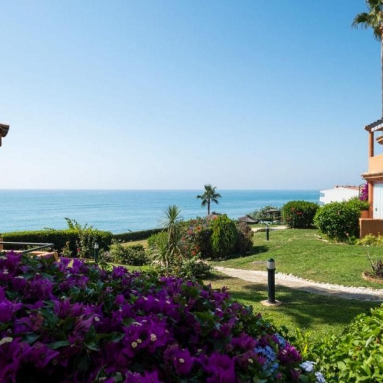 Beachfront 3BR Townhouse with pool in Estepona - Apartamento de 3 dormitorios - 10