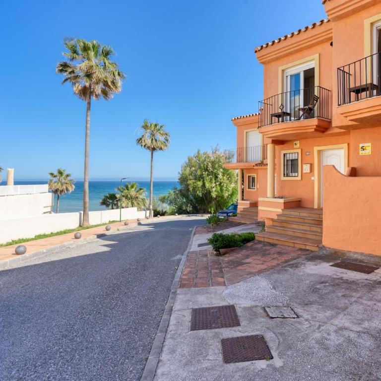 Beachfront 3BR Townhouse with pool in Estepona - Apartamento de 3 dormitorios - 20