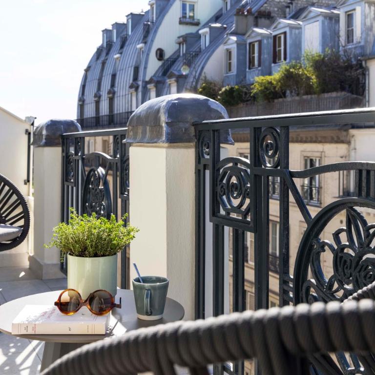 Hotel Louvre Montana - Parisian Balcony - 8