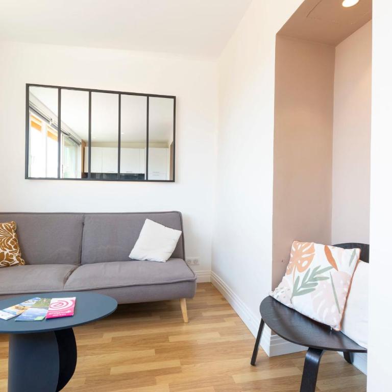 Vauban Stylish 1-Bedroom Apartment in Antibes City Center with AC - Apartment - 3