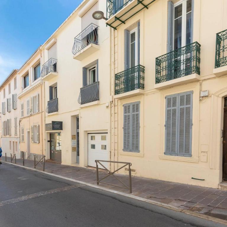 Vauban Stylish 1-Bedroom Apartment in Antibes City Center with AC - Apartment - 15
