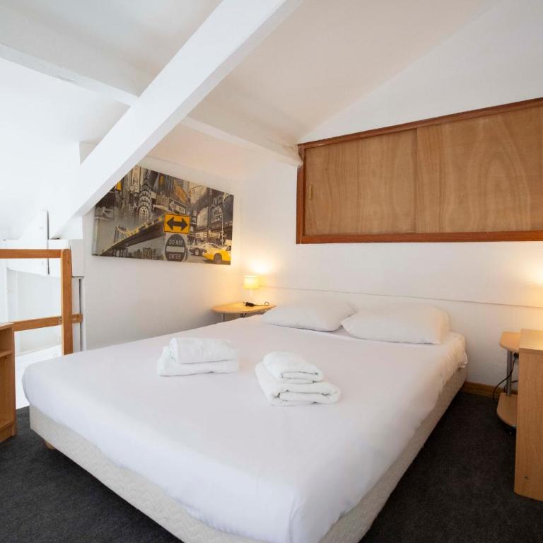 Studio avec mezzanine dans le coeur du vieil Antibes wifi climatisation - Appartement - 15
