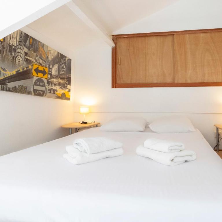 Studio avec mezzanine dans le coeur du vieil Antibes wifi climatisation - Appartement - 16