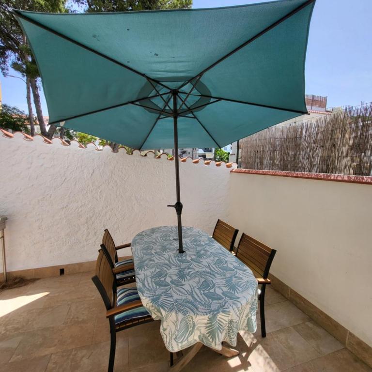 Townhouse, Adosado con Encanto -130 m2 - WiFi 600 Mb - Community Pool - Private patio - Two-Bedroom House - 8