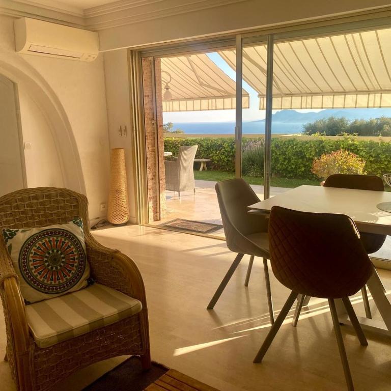 Appartement - villa Le Saint Georges avec superbe jardin et vue mer panoramique - Appartement Deluxe - 33