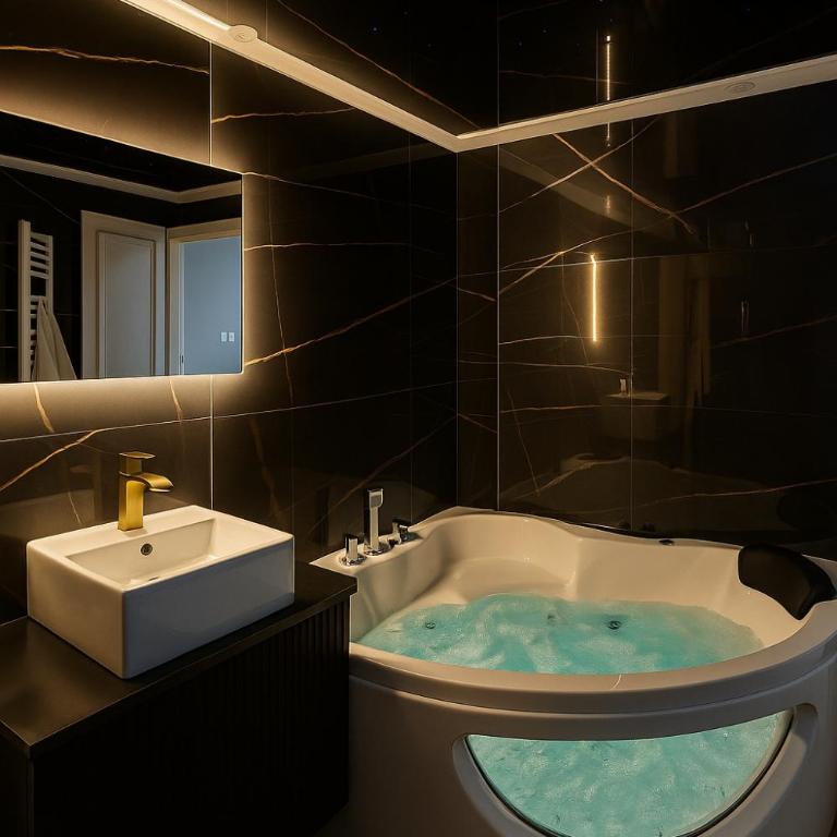 Nuit Dans les Étoiles - Spa Balnéo & Sauna Privé - Appartement Supérieur avec Sauna - 5