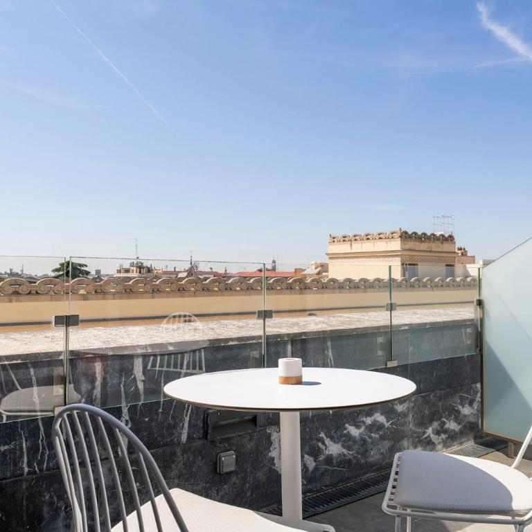 Eurostars Central - Double Room with Terrace - 5