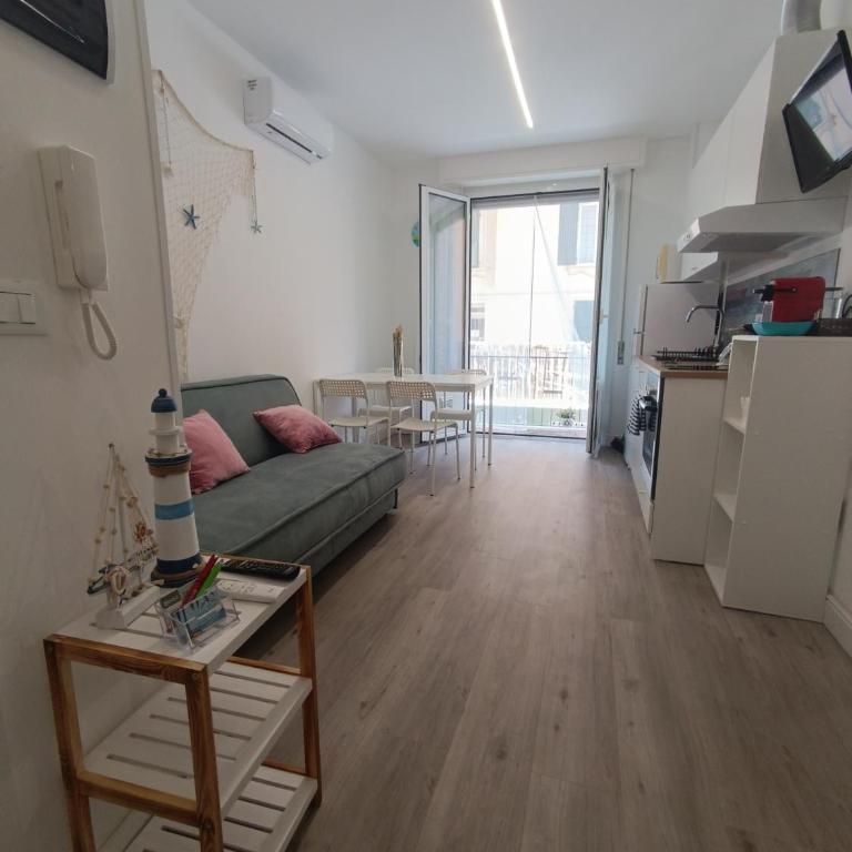 Casa Vacanze LungoMare LIGURIA - Appartamento con 1 Camera da Letto - 3