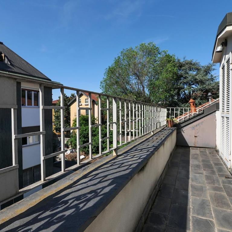 Contempora - Charming Liberty-Style Villa with Garden and Parking near City Life - Villa - 28
