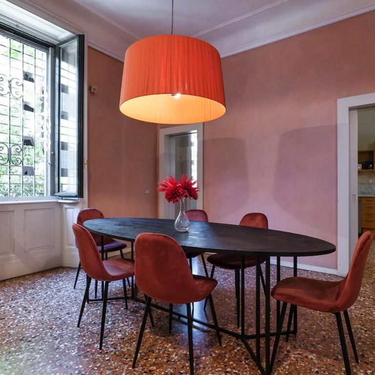 Contempora - Charming Liberty-Style Villa with Garden and Parking near City Life - Villa - 11