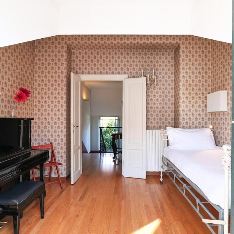 Contempora - Charming Liberty-Style Villa with Garden and Parking near City Life - Villa - 26