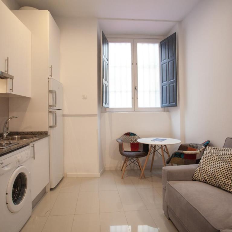 Apartment in Malasaña - Economy Quadruple Room - 11