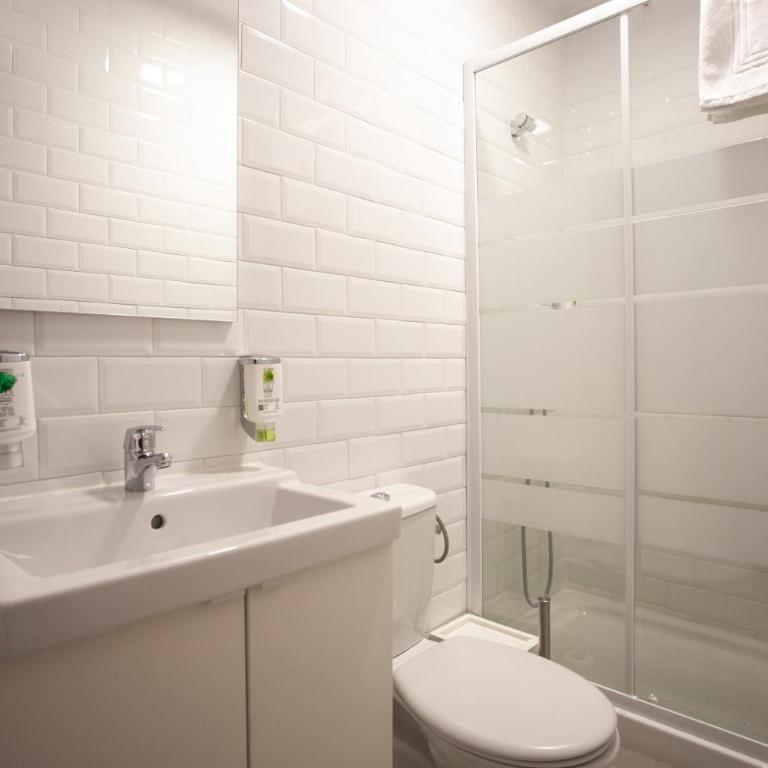 Apartment in Malasaña - Economy Quadruple Room - 4