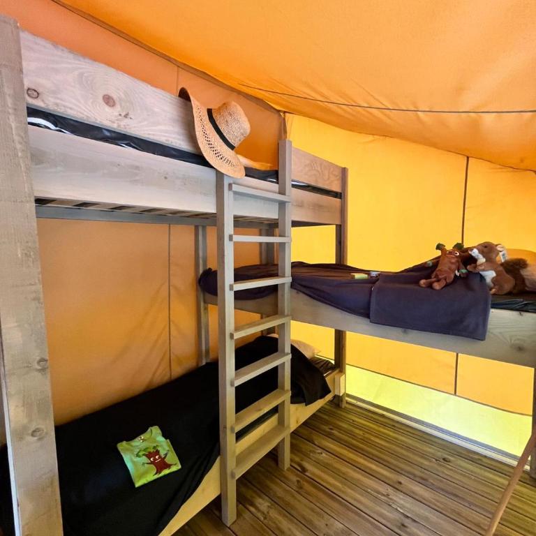 Camping la Tamarissière - Tent with Private Sanitary Facilities - 5 Persons - 3