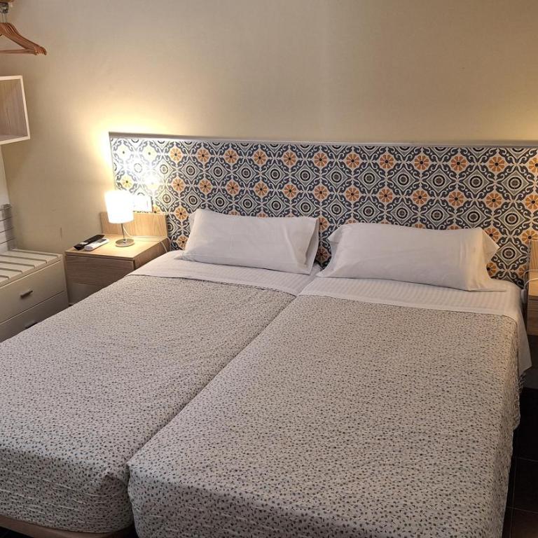 Hostal San Vicente II - Habitación Doble Económica - 1 o 2 camas - 3