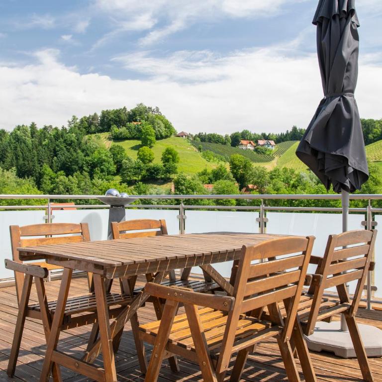 CLAUS RESCH APPARTEMENTS - E-Bike, Wandern, Minigolf, Familie, Urlaub an der Weinstraße - Appartement avec Terrasse - 1