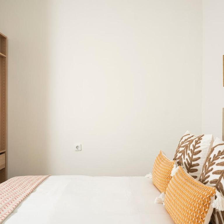Luxury Suite Ancha de Capuchinos - Three-Bedroom Apartment - 8