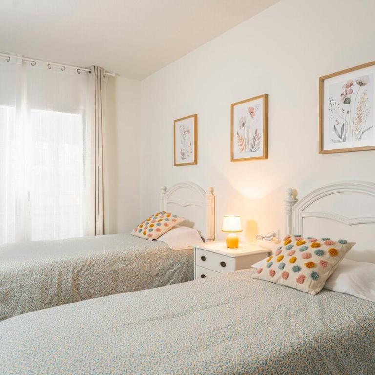 Luxury Suite Ancha de Capuchinos - Three-Bedroom Apartment - 12