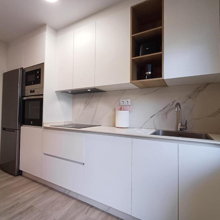 SF - Luminoso, amplio y recién reformado en el casco histórico - Apartamento de 3 dormitorios - 30