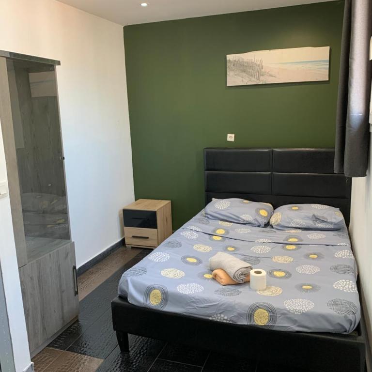 Hôtel Le Capitol - Double Room with Private Bathroom - 1