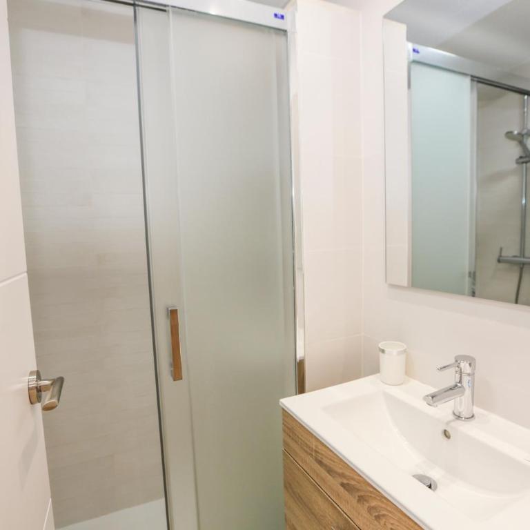 La Caleta Sea views and Pool - Three-Bedroom Apartment - 7