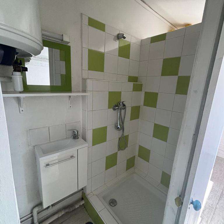 La ContrEscarpe - Studios de DEPANNAGE - Secteur GARE CENTRE - Standard Double Room - 4
