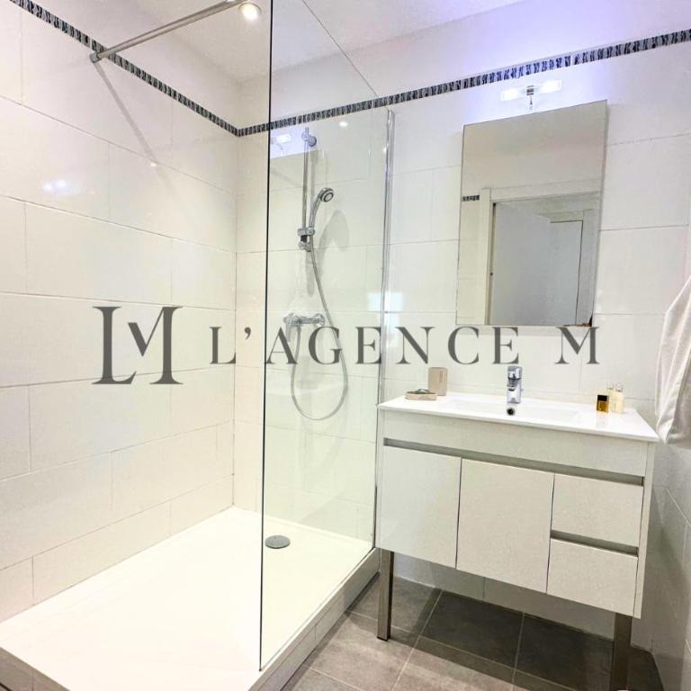 Appartement Petru - Spacieux, climatisé, grandes terrasses & parking, plage 200m - Appartement 2 Chambres - 6