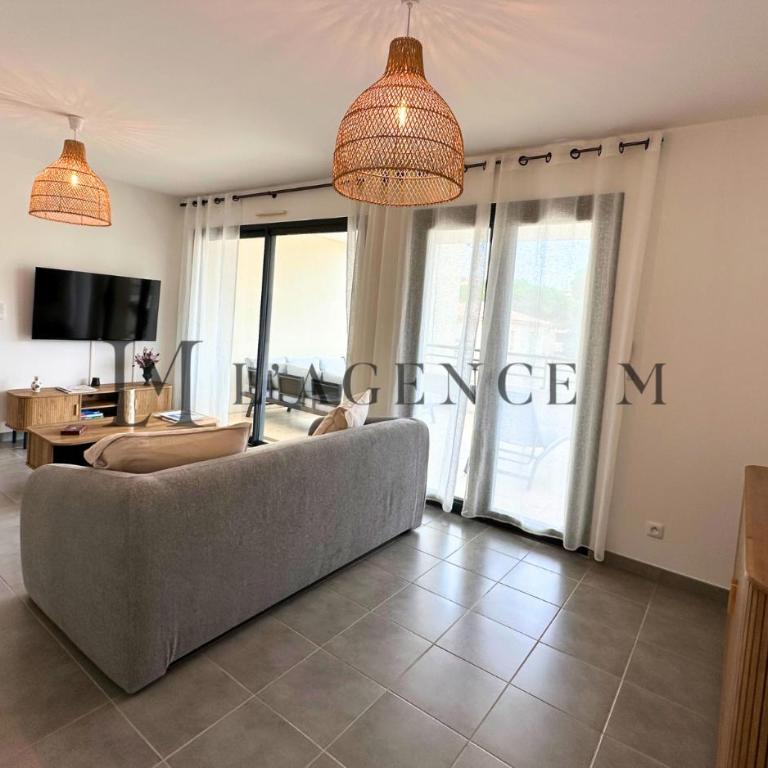 Appartement Petru - Spacieux, climatisé, grandes terrasses & parking, plage 200m - Appartement 2 Chambres - 10