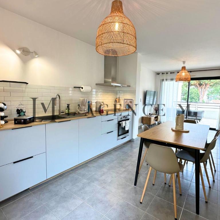 Appartement Petru - Spacieux, climatisé, grandes terrasses & parking, plage 200m - Appartement 2 Chambres - 3