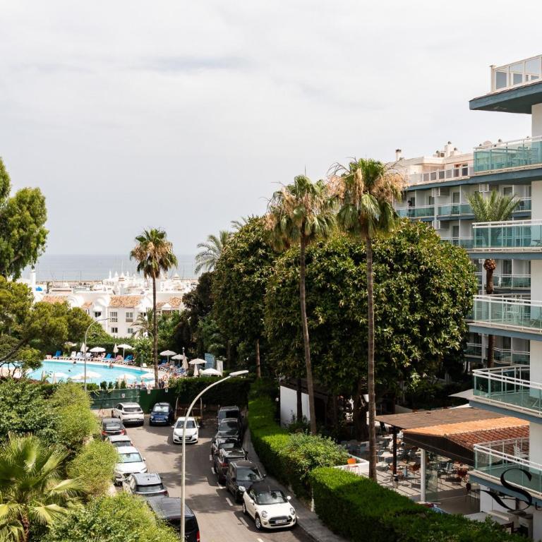 Great Location, Sea View, 2 Bedroom, Steps from the Beach - Two-Bedroom Apartment with Terrace and Sea View - 9