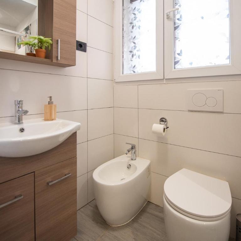 the Heart of Turin Center - One-Bedroom Apartment - 3