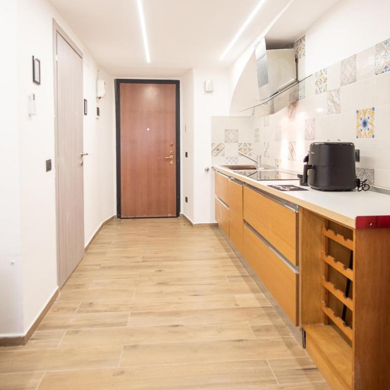 the Heart of Turin Center - One-Bedroom Apartment - 11
