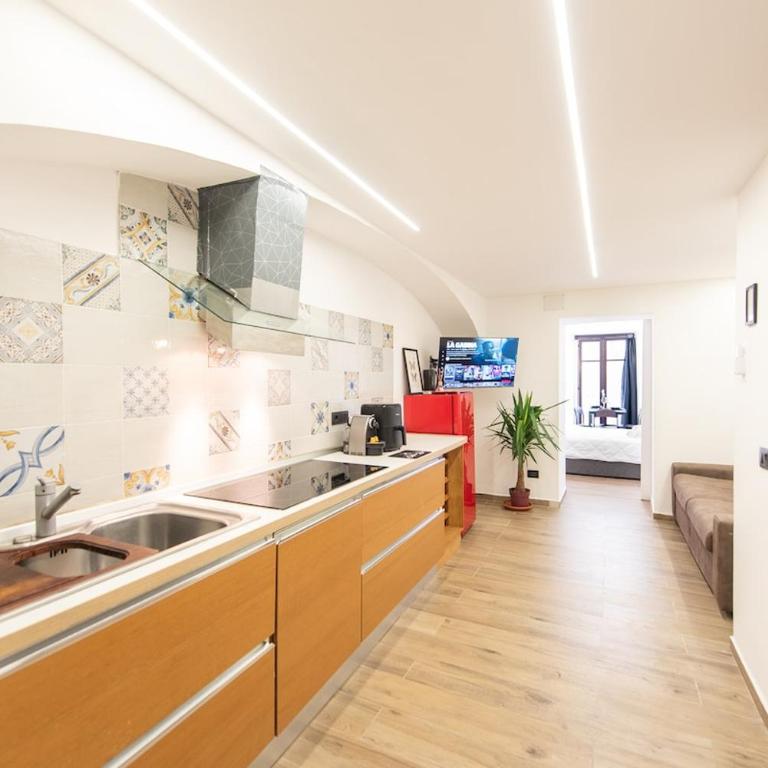 the Heart of Turin Center - One-Bedroom Apartment - 13