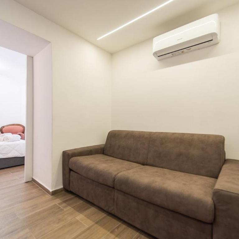 the Heart of Turin Center - One-Bedroom Apartment - 18