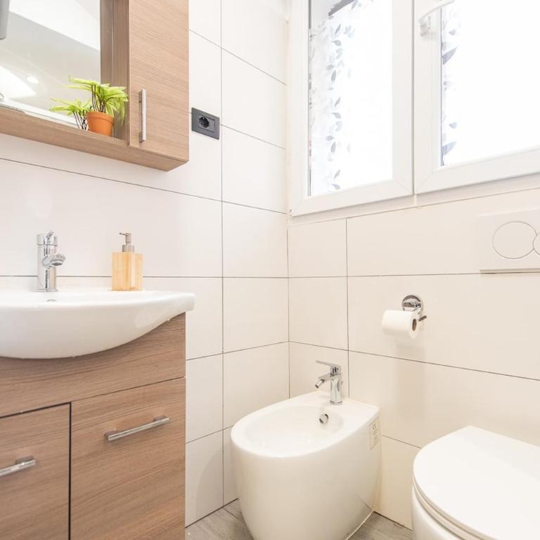 the Heart of Turin Center - One-Bedroom Apartment - 19
