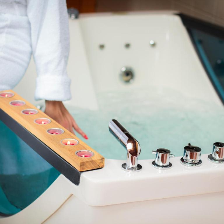 Hotel Junior - Suite with Spa Bath - 4