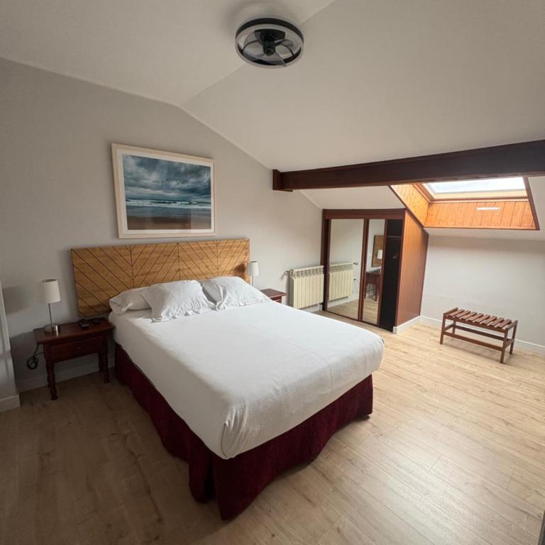 Hotel Puerto de Llanes - Double Room - Interior Facing - 6